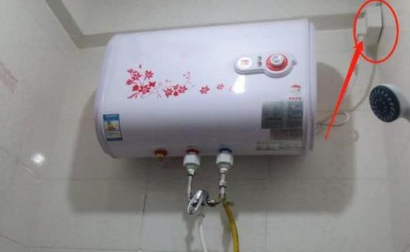 洗澡时“电热水器”要不要断电？南宁万和维修师傅告诉你正确方法.jpg